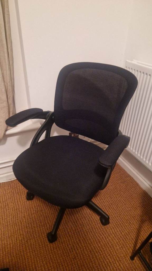 Black swivel office chair