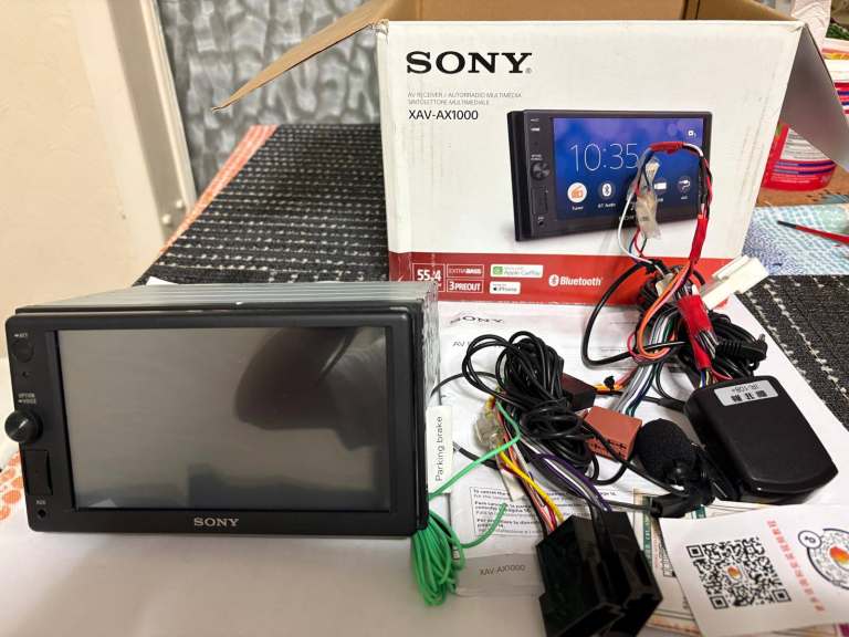 Sony XAV-AX1000 car stereo with Apple Car Play and Hikvision Dash cam for Nissan Qashqai 11 year