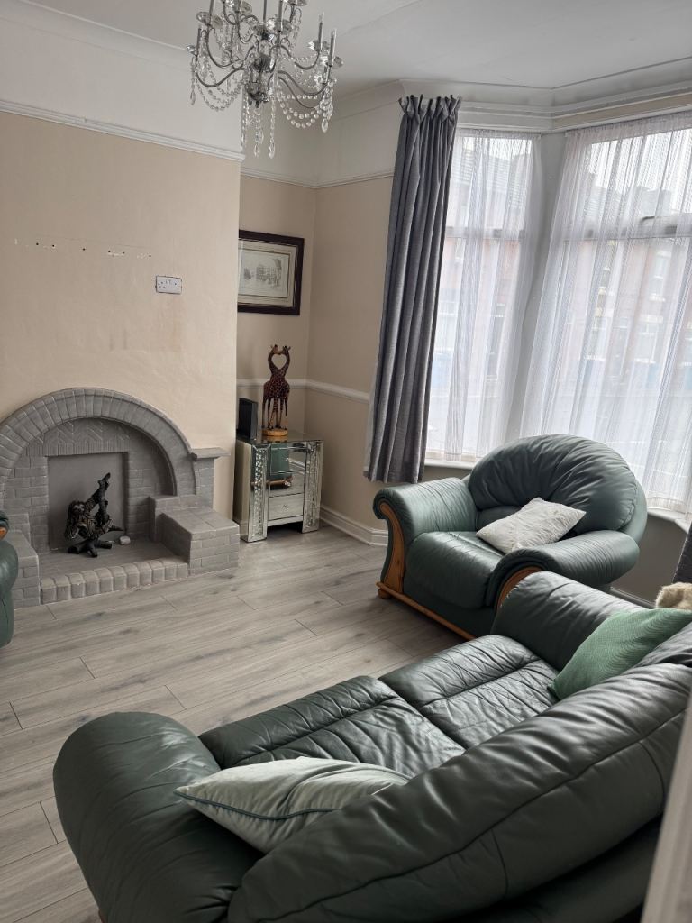 5 bedroom house for rent 