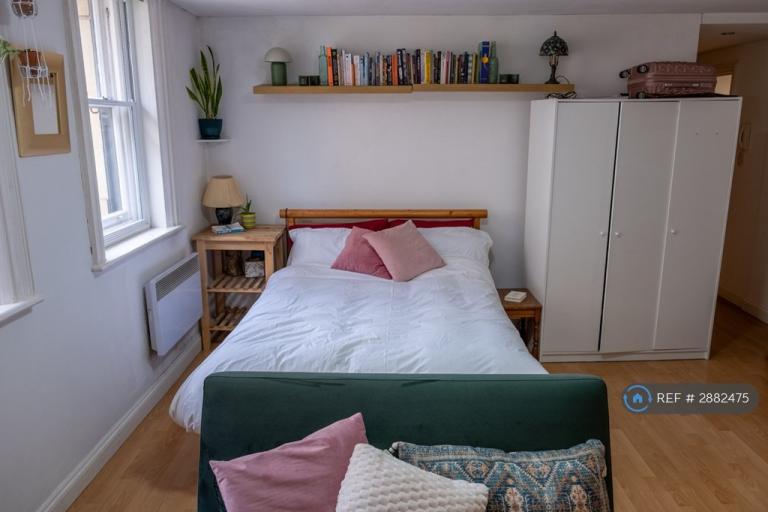 Studio flat in Baldwin Chambers, Bristol, BS1 (#2882475)