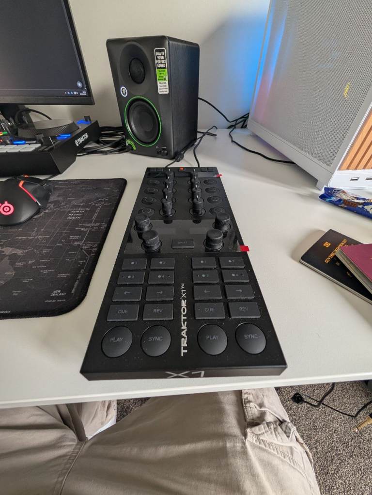 Native Instruments Kontrol X1 Mk3