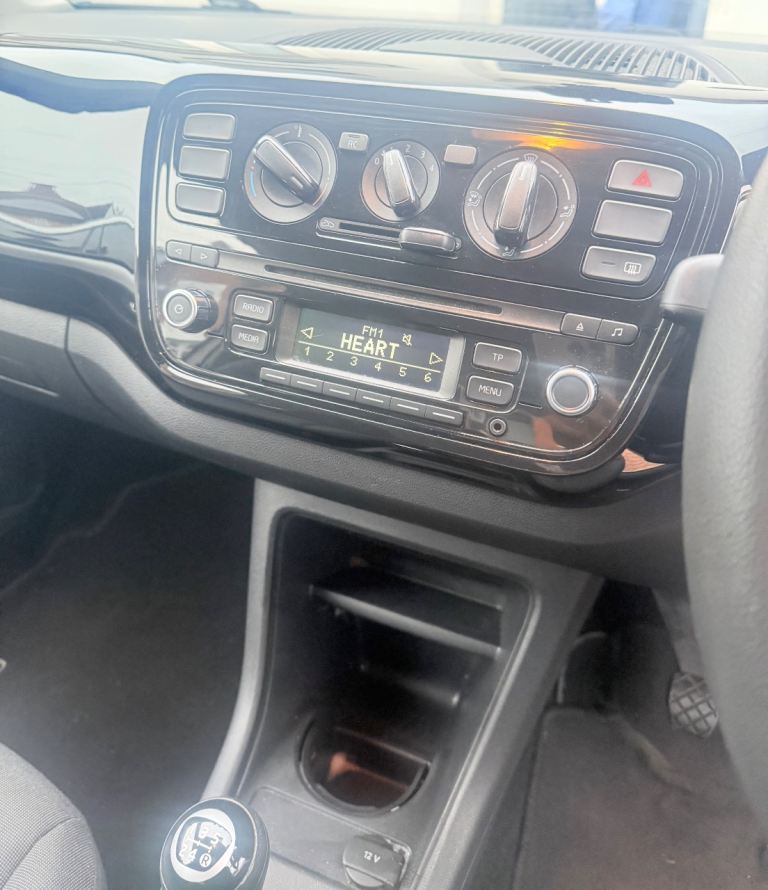 Volkswagen, UP, Hatchback, 2012, Manual, 999 (cc), 3 doors