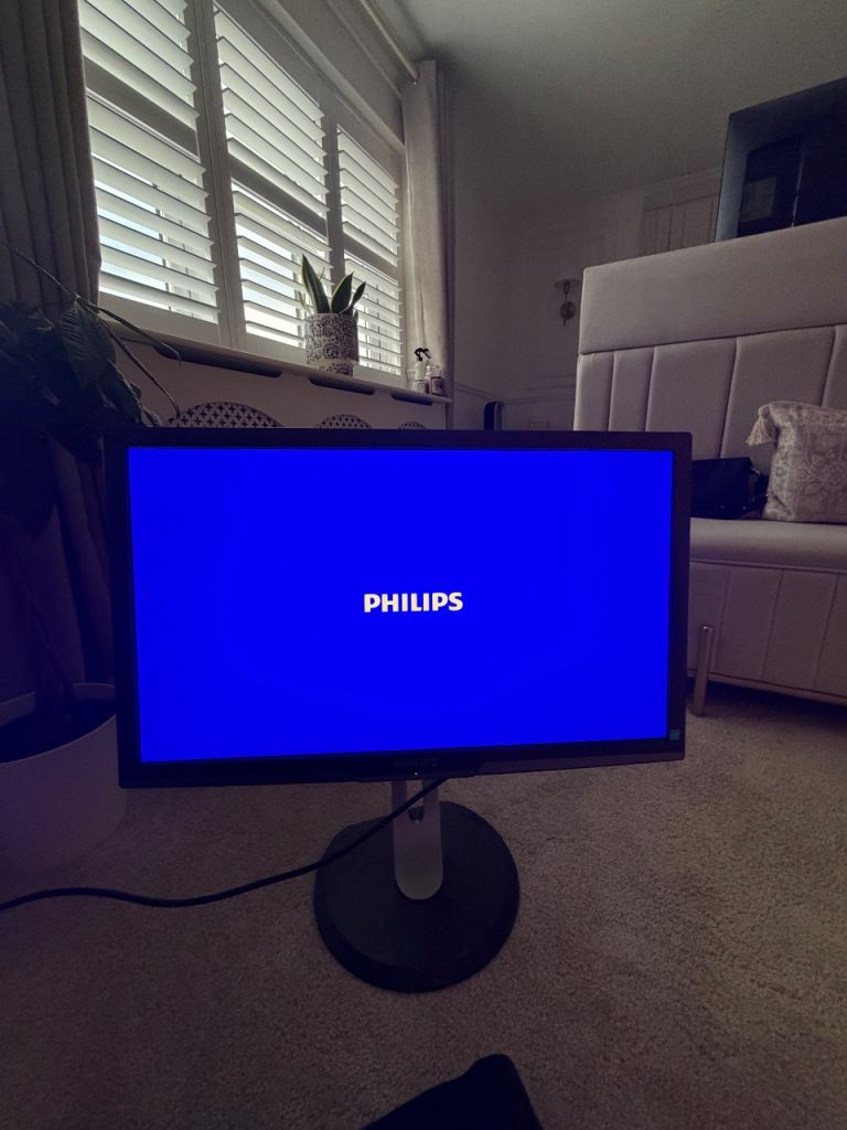 Philips Monitor - height Adjustable 