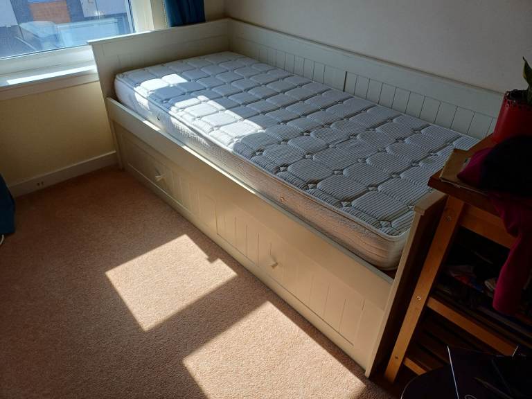 Jessica Stone White Wooden Guest Bed Frame and Trundle - 3ft Single – Good Condition