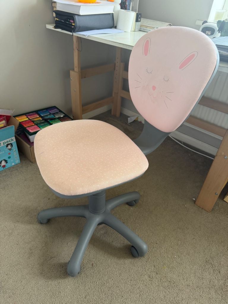 FREE Kids Pink Desk Chair with Bunny Design – Good Condition