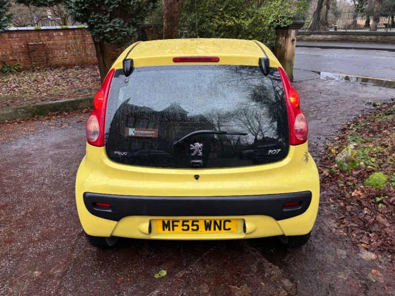 Peugeot 107 1.0 same as Toyota Aygo/Citroen c1