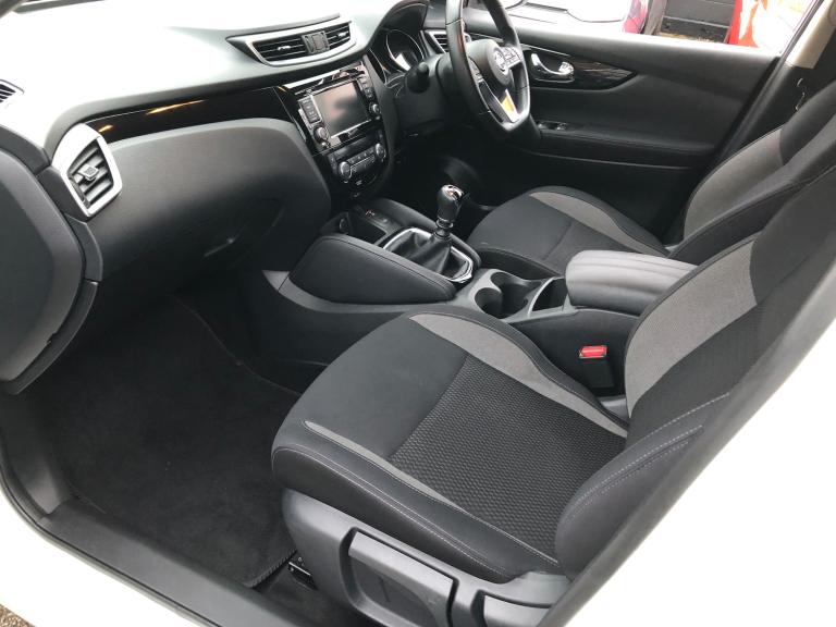2021 Nissan Qashqai 1.3 DiG-T Acenta Premium 5dr