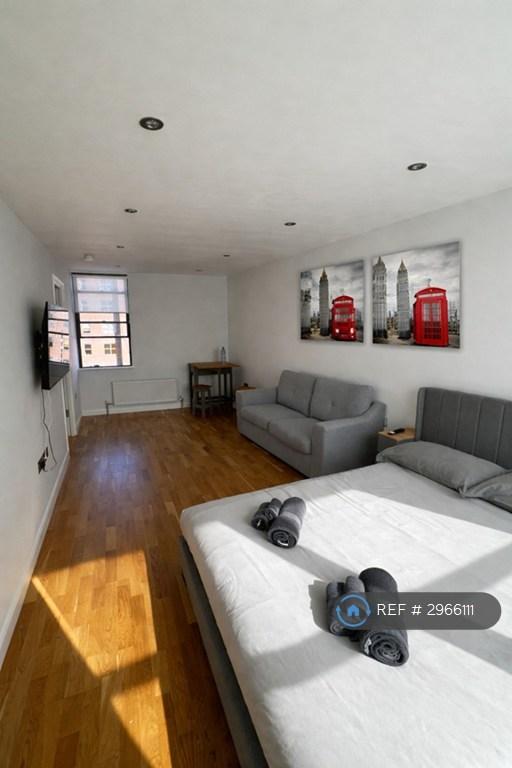 Studio flat in Thorndike House, London, SW1V (#2966111)
