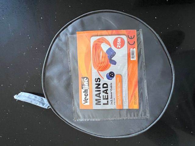 25 metre hook up cable - unused