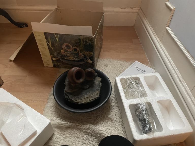 BNIB electric pump urn pebble cascade water feature