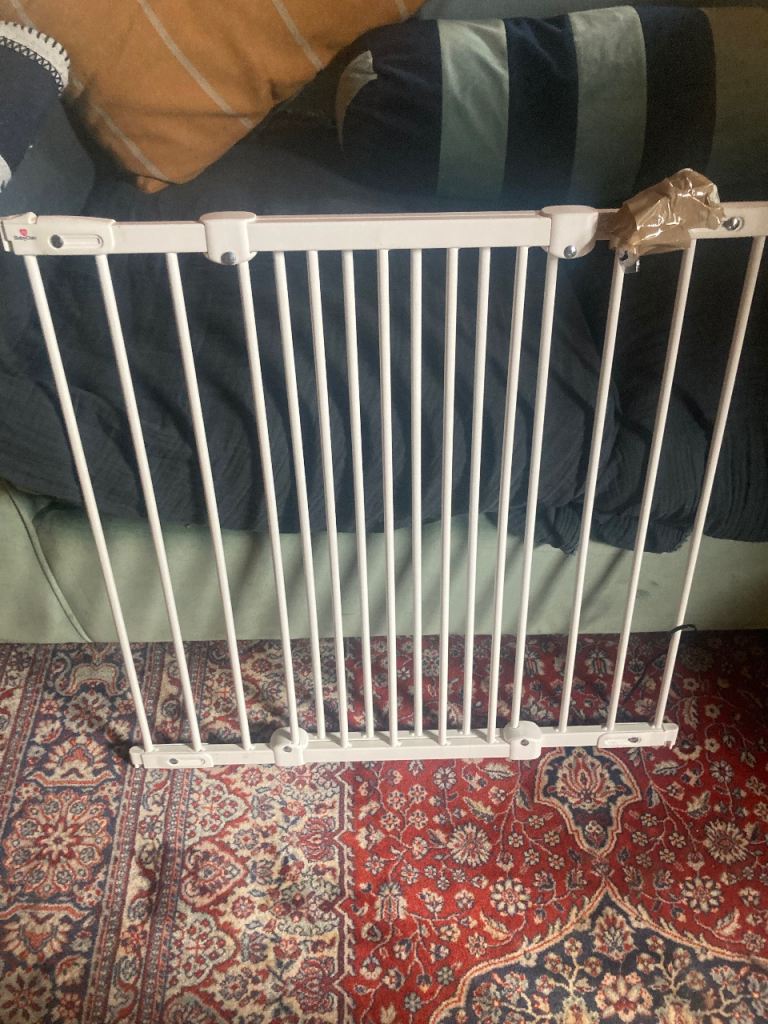 *FREE* Baby Safety Gate - White, Good Condition