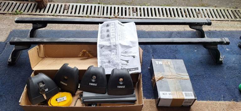 THULE roofbars and fixing kit