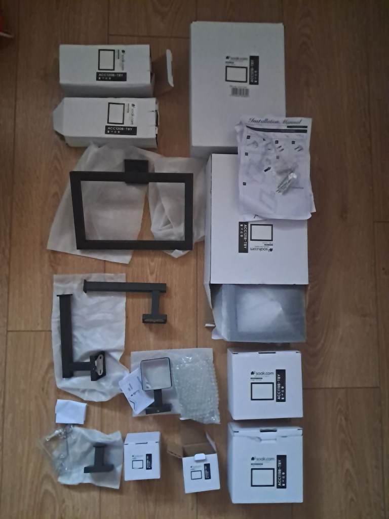 NEW Toilet / Bathroom Accessories