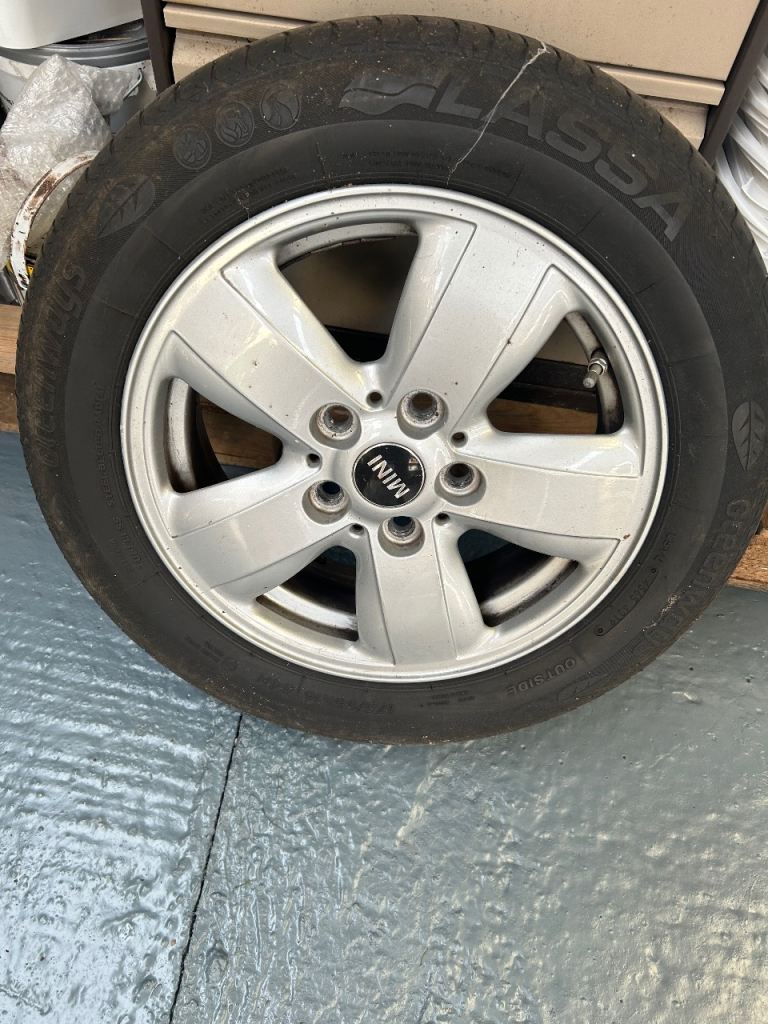 Mini Cooper alloy wheels and tyres 