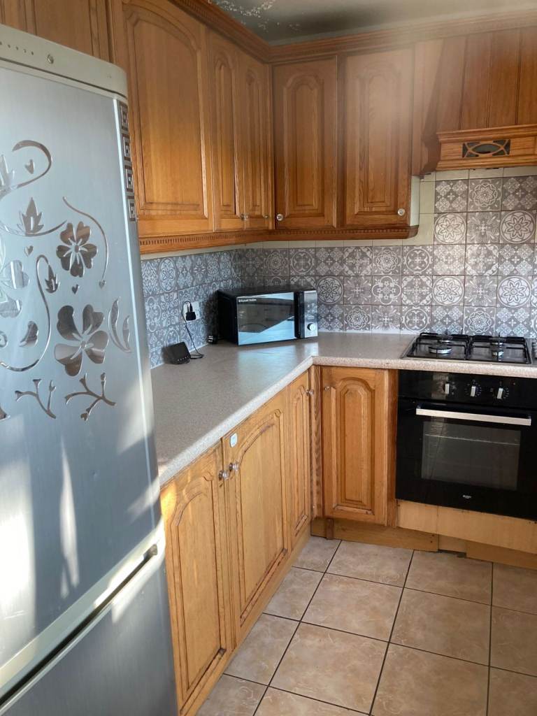 2 Bedroom First Floor Flat, Ridgeway Court, E4 6QW