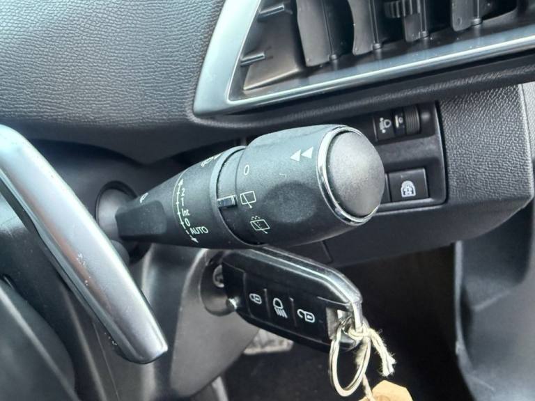 2017 Peugeot 3008 1.2 Puretech Allure 5dr EAT6 HATCHBACK PETROL Automatic