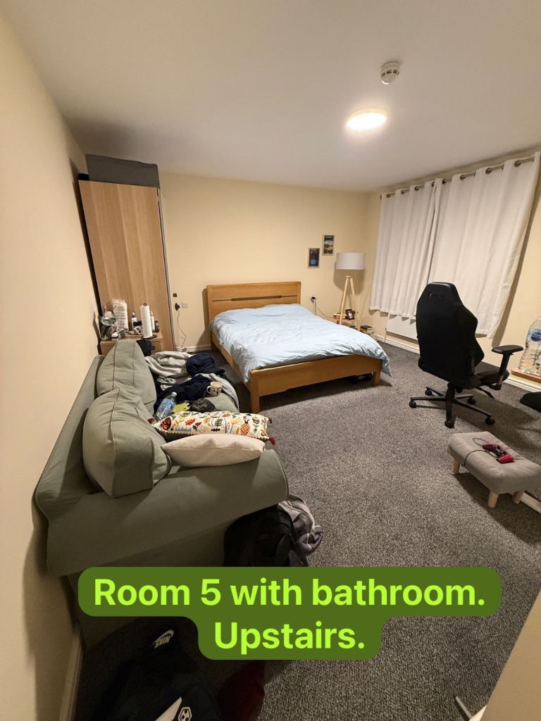 Double Ensuite Room Next To Perivale Station