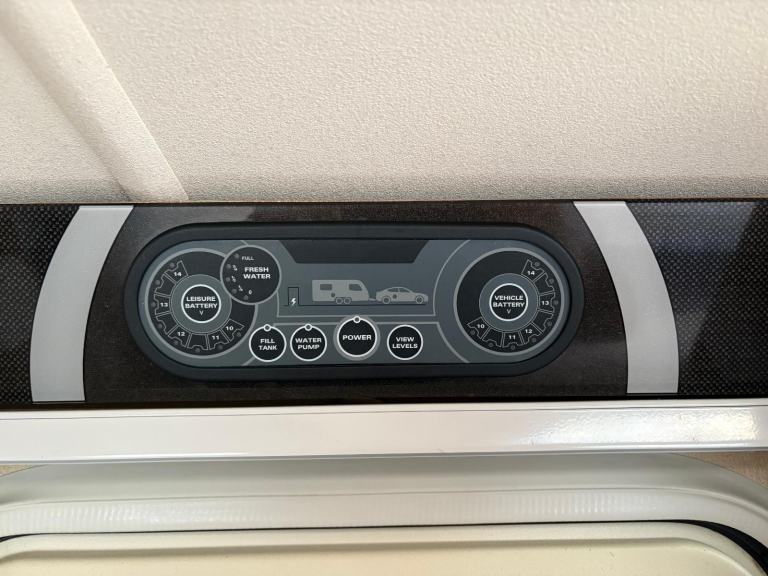 STERLING ECCLES AMETHYST -TWIN AXLE- FIXED BED + SIDE DINETTE + MOTORMOVER