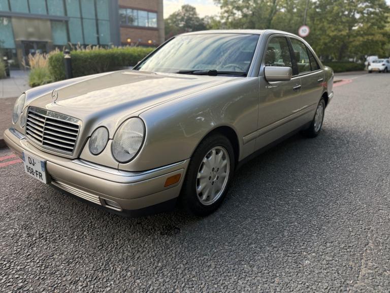 2002 Mercedes-Benz E Class 2002 E320 AVANGARDE AUTO LEFT HAND DRIVE LHD FRENCH REGISTERED Saloon ...