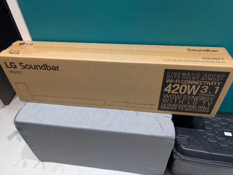 LG USG10TY Soundbar and Subwoofer 