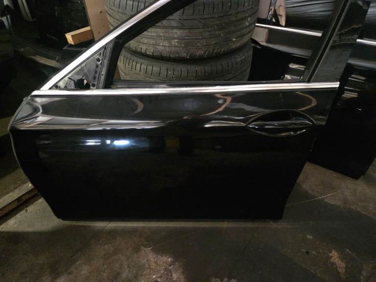 BMW 5 SERIES F10 2011 FRONT DOOR PASSENGER SIDE BLACK 668
