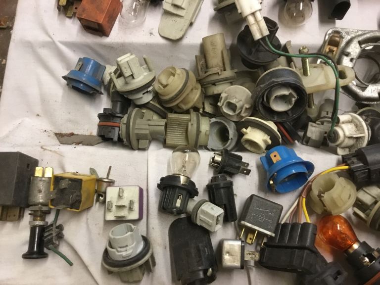Vehicle Bulb Holders 