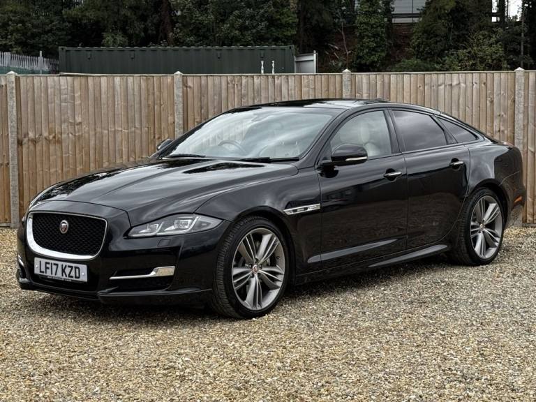 2017 Jaguar XJ 3.0 V6 R-Sport Saloon 4dr Diesel Auto Euro 6 (s/s) (300 ps) Saloon Diesel Automatic
