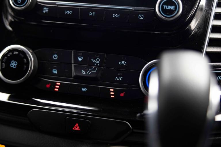 2020 Ford Transit Custom 2.0 EcoBlue 130ps Low Roof Limited Van Auto PANEL VAN DIESEL Automatic