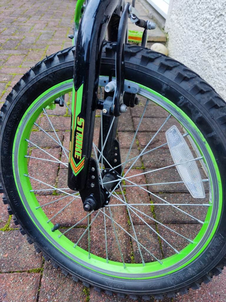 ==SOLD==Kids bike, 18 inch, green, ideal for 4 or 5 year old.