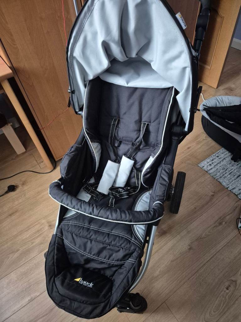 Hauck Apollo 4 Pushchair / Pram - Black and Grey