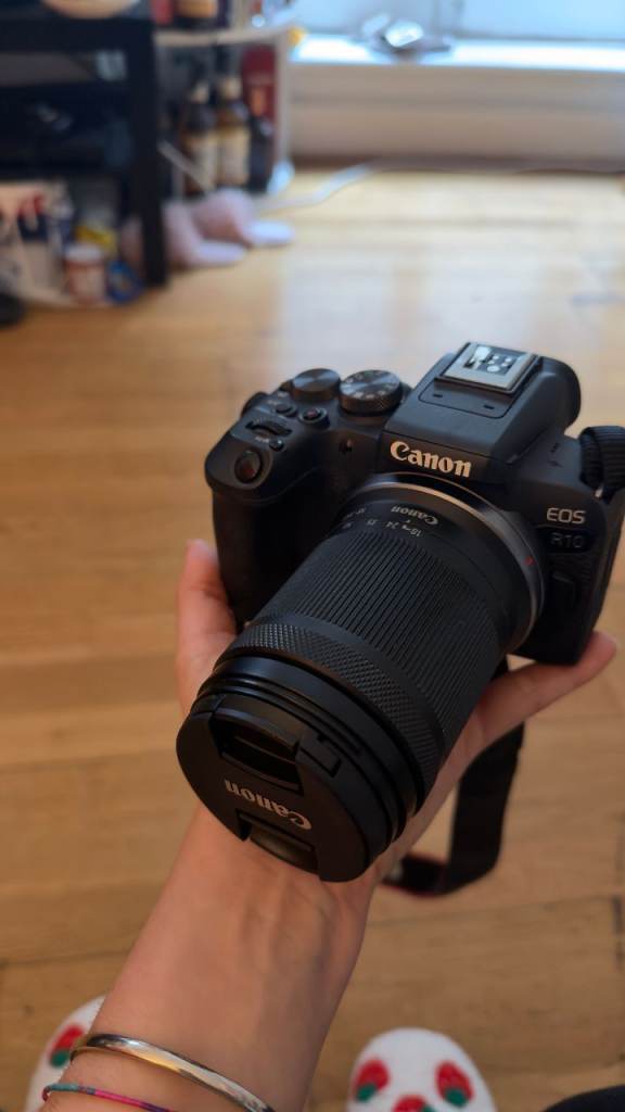 Canon EOS R10 + Canon RF-S 18-150mm Lens