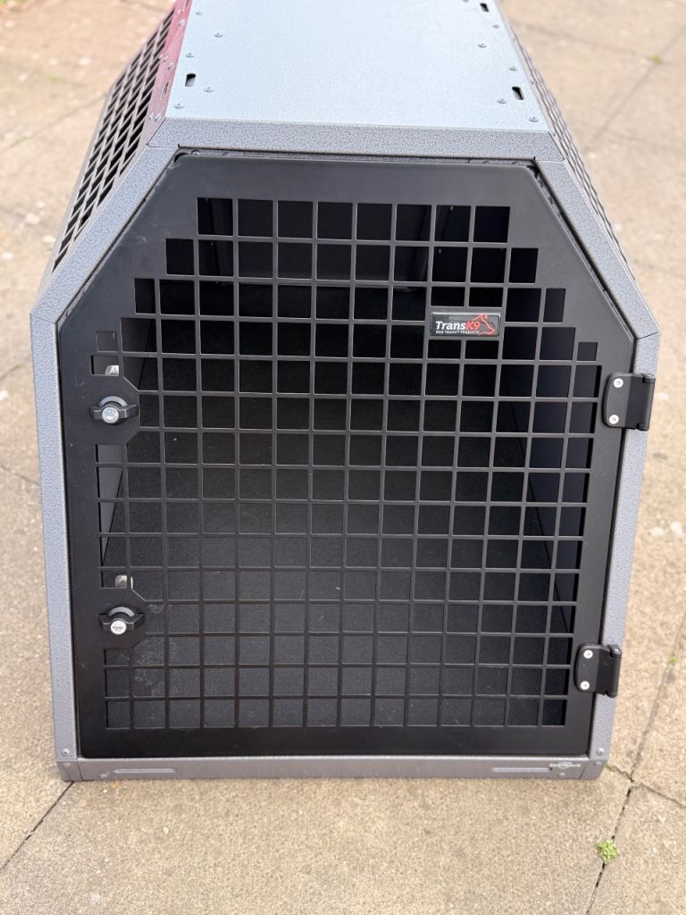 Trans k9 dog Crate B33 / C33