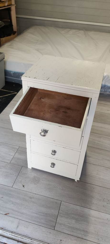 Small bathroom chest of drawers