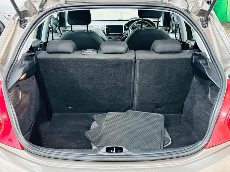 2012 Peugeot 208 1.4 e-HDi Active EGC Euro 5 (s/s) 5dr HATCHBACK Diesel Automatic