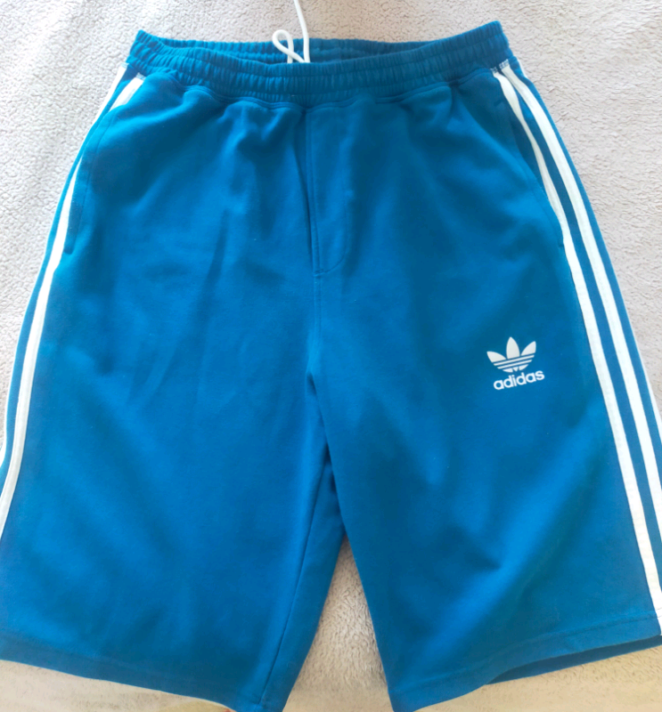 Adidas Originals oversized mens tennis / golf shorts - size medium 