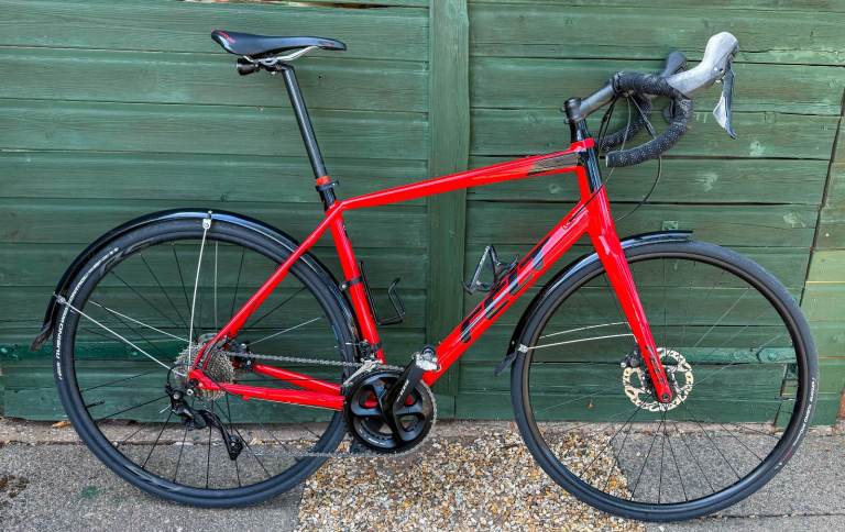 Felt VR30 Road Bike 58cm 700Cx28 Hydraulic Disc Drop Bar Red Shimano 105 2x11