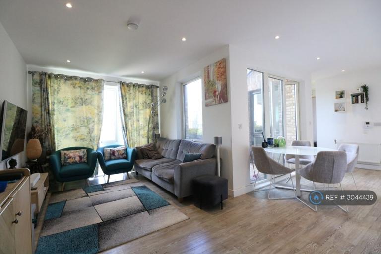 3 bedroom flat in Orchid Mews, London, NW10 (3 bed) (#3044439)