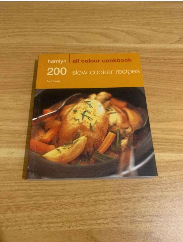 Hamlyn All Colour Cookbook 200 Slow Cooker Recipes-Sara Lewis
