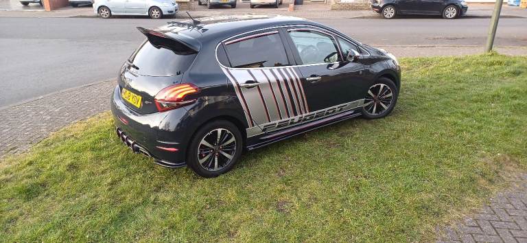 PEUGEOT 208 TECH EDITON 1.5 HDI BLUE S/S 69K FULL GTI CONVERSION REVERSE CAMERA LEATHERS SAT NAV