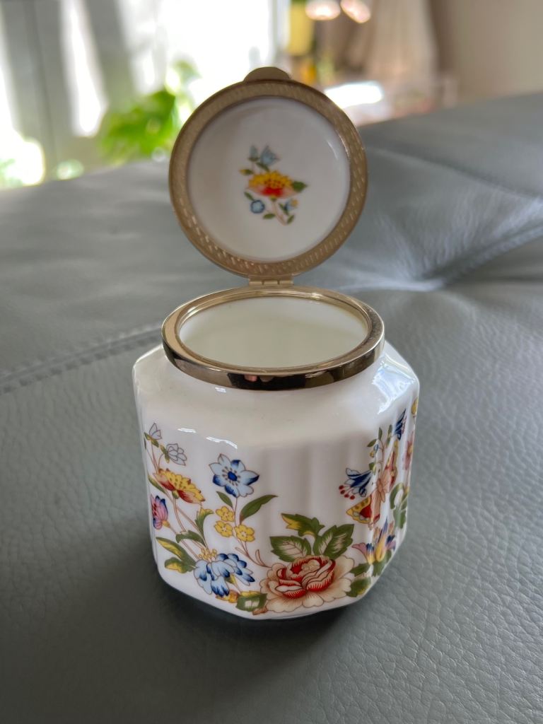 Aynsley Cottage Garden Hinged Trinket Pot – Fine Bone China