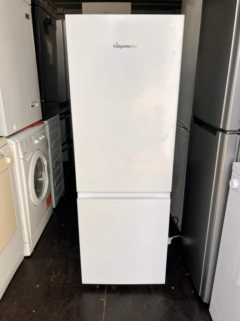 Small Fridge Freezer - Fridgemaster (Delivery Available) Product ID:626