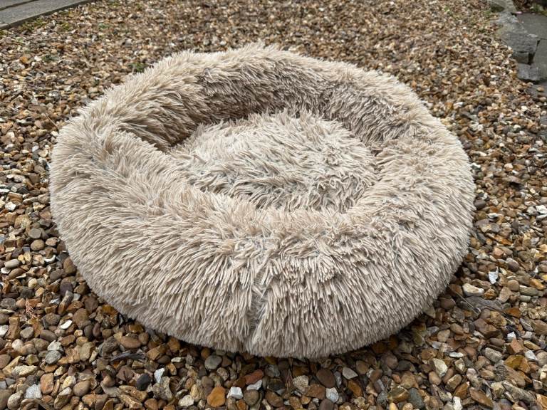 Calming Medium Donut Cat/Dog Bed