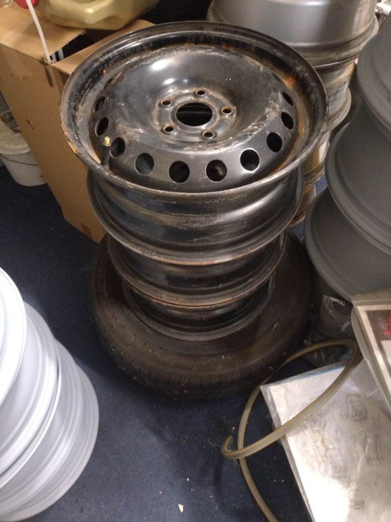 Genuine Dacia 15in steel wheels 5*108