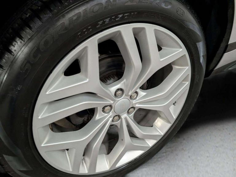 2020 Land Rover Range Rover Evoque 2.0 D180 MHEV R-Dynamic SE Auto 4WD Euro 6 (s/s) 5dr ESTATE Di...