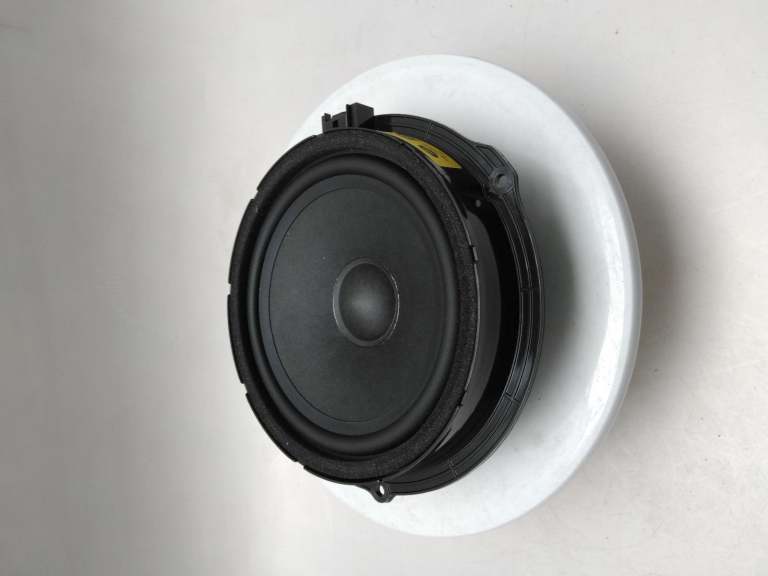 Jaguar I-Pace Subwoofer Speaker Assembly 2017-2026 T4n3829