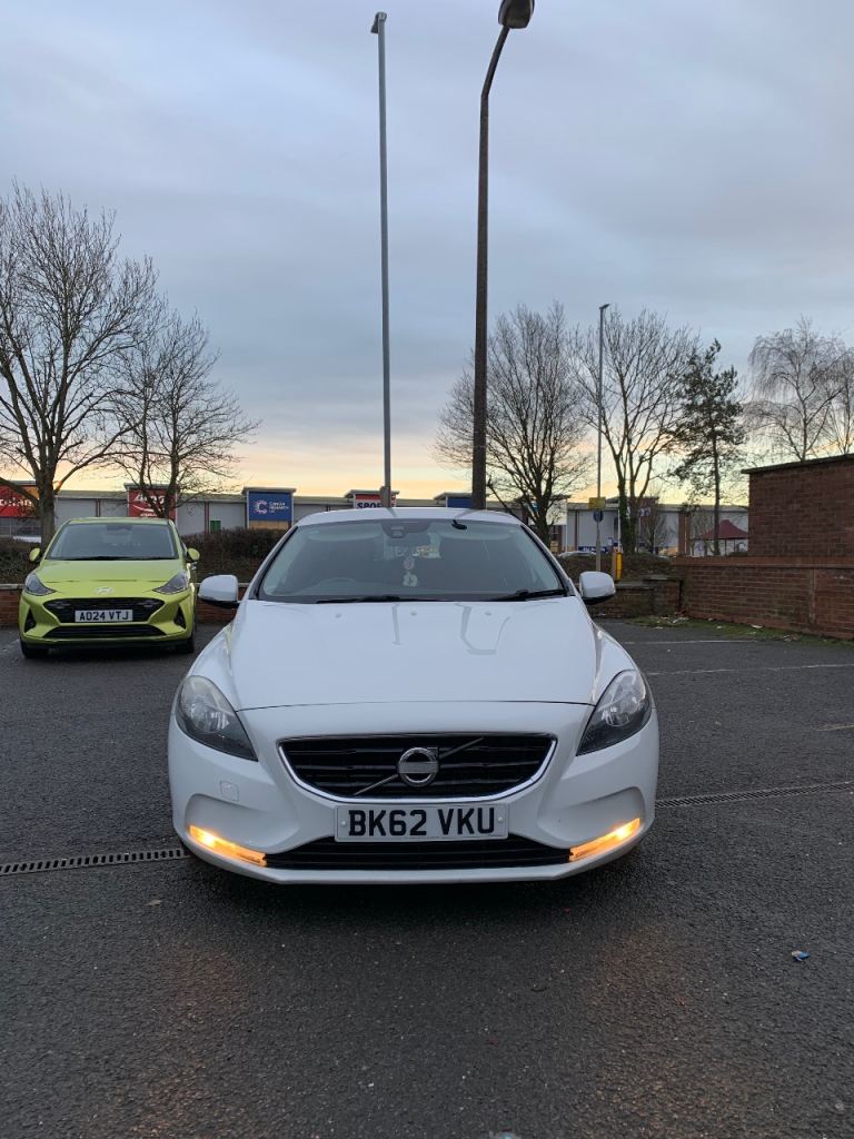 VOLVO V40 SE NAVI 2012