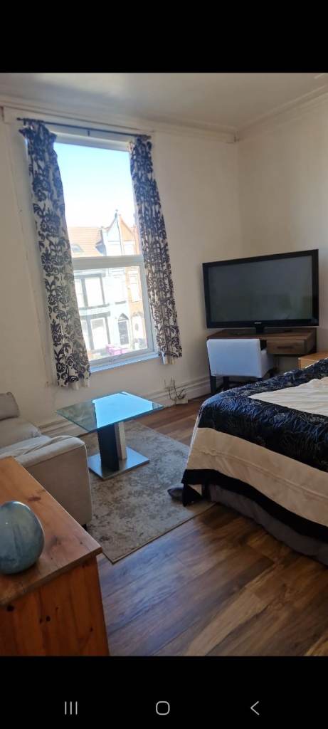 Room to rent in shared house