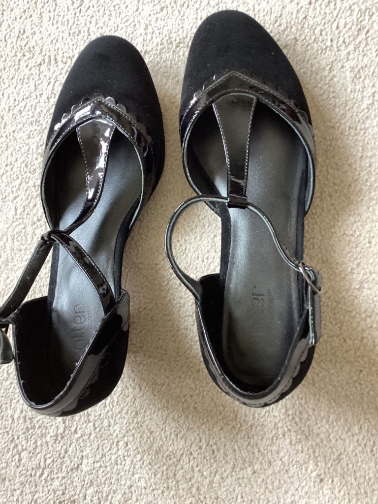 Ladies shoes