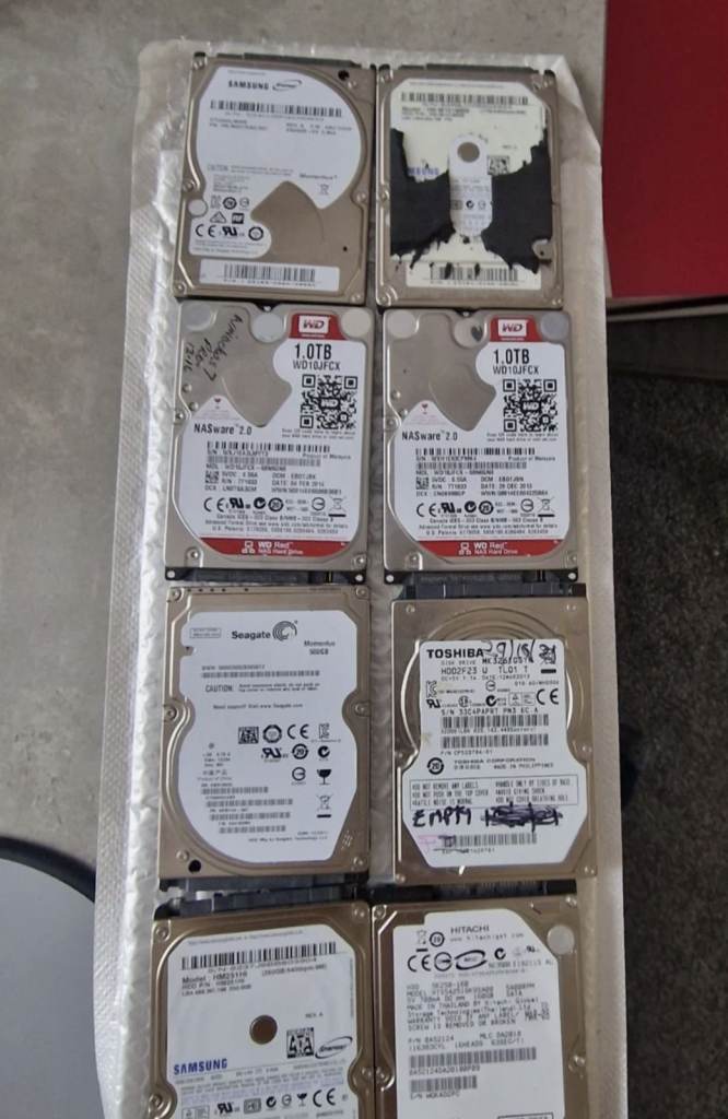 LOT OF 8X 2.5" ( 6.23TB) HARD DRIVES (WD RED, SAMSUNG, SEAGATE, HITACHI)