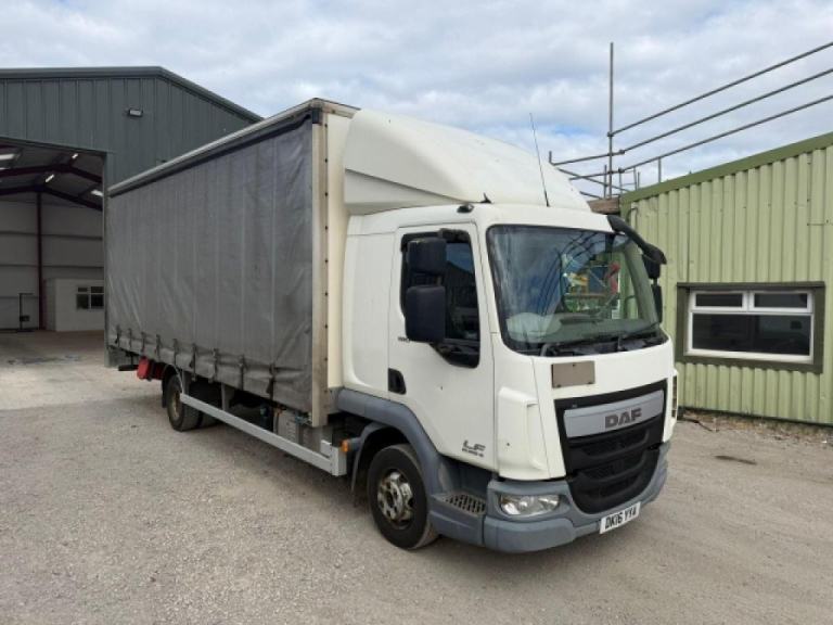 DAF LF 180 4x2 REST CAB MANUAL CURTAIN SIDE